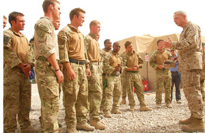 General Allen talks to soldiers from 1st Battalion The Rifles during a visit to Combined Force Nahr-e Saraj (South)