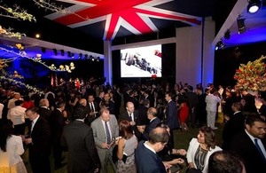 Celebración de la Embajada Británica en Lima por los 90 años de la Reina Elizabeth II