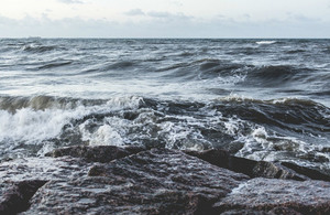 Ocean waves (CC0 Public Domain)