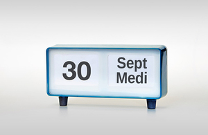 Calendar showing 30 September in English and Welsh