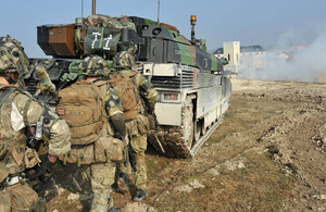 British paratroopers train alongside members of the French Airborne Cavalry