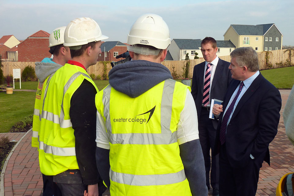 Mark Prisk with construction apprentices