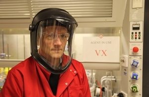 Michael Mosley in a lab at Porton Down