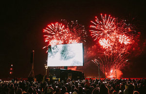 Hull In With a Bang image ©Thom Arran