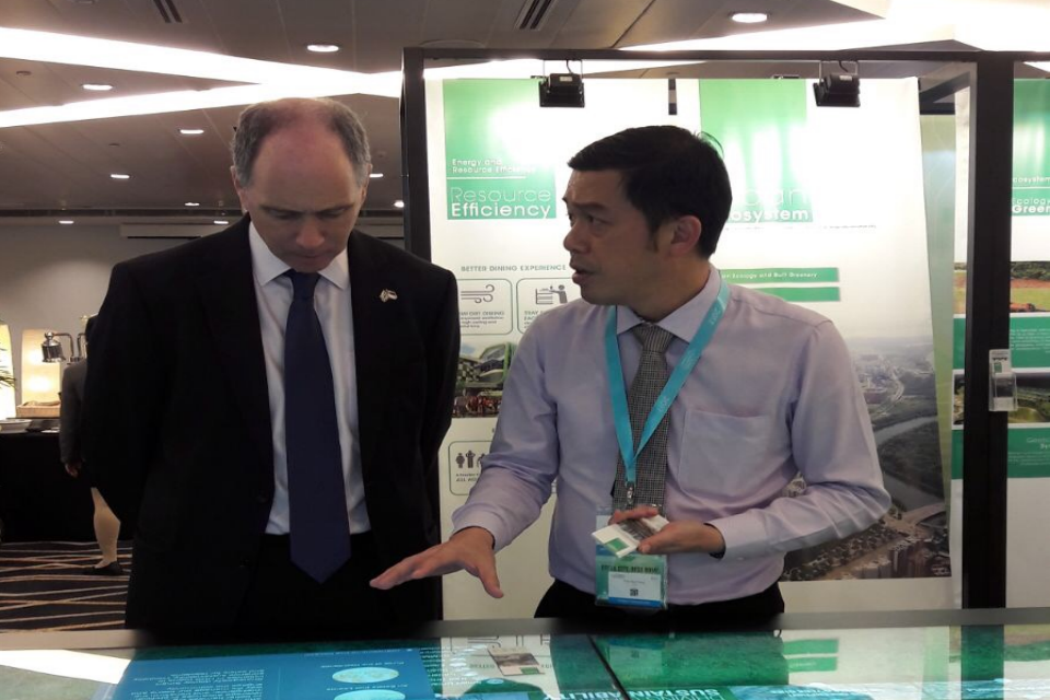 H.E Scott Wightman, British High Commissioner to Singapore, finding out more about how advances in digital technology have opened up new possibilities to enhance the way we live, work, play, and interact.