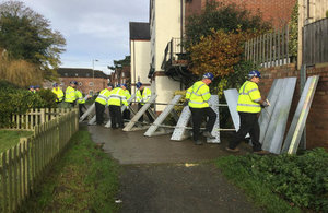 Environment Agency testing the Bewdley flood defence barriers