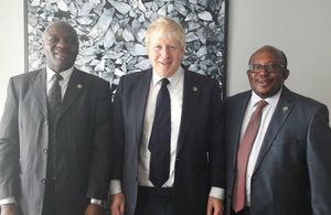 Boris Johnson with the Zimbabwean delegation