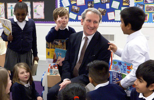 Damian Hinds at Curwen Primary School