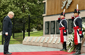 Foreign Secretary Boris Johnson lays a wreath at the ‘Monument to the Fallen’ in Buenos Aires