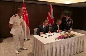 Defence Secretary meets with counterparts at Singapore's Shangri-la Dialogue