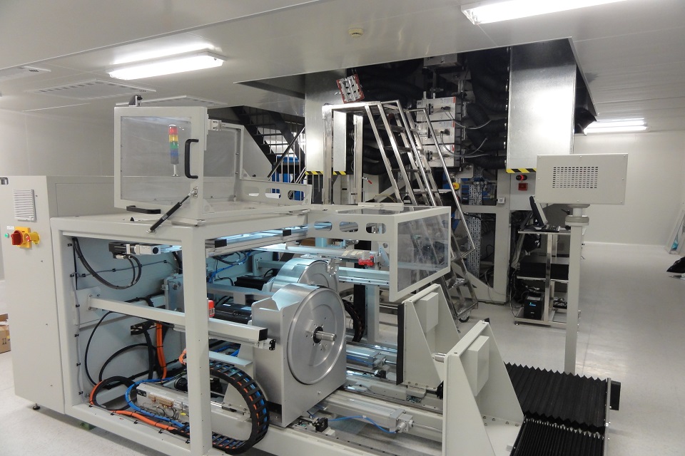 Picture of optical fibre manufacturing equipment.