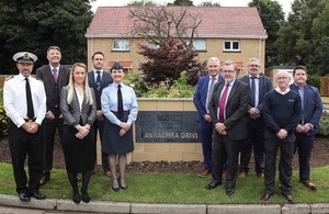 Secretary of State for Scotland, David Mundell MP; Captain of the Base, Captain Craig Mearns; Air Commodore Wendy Rothery, DIO’s Head of Accommodation, with staff from DIO and Amey.