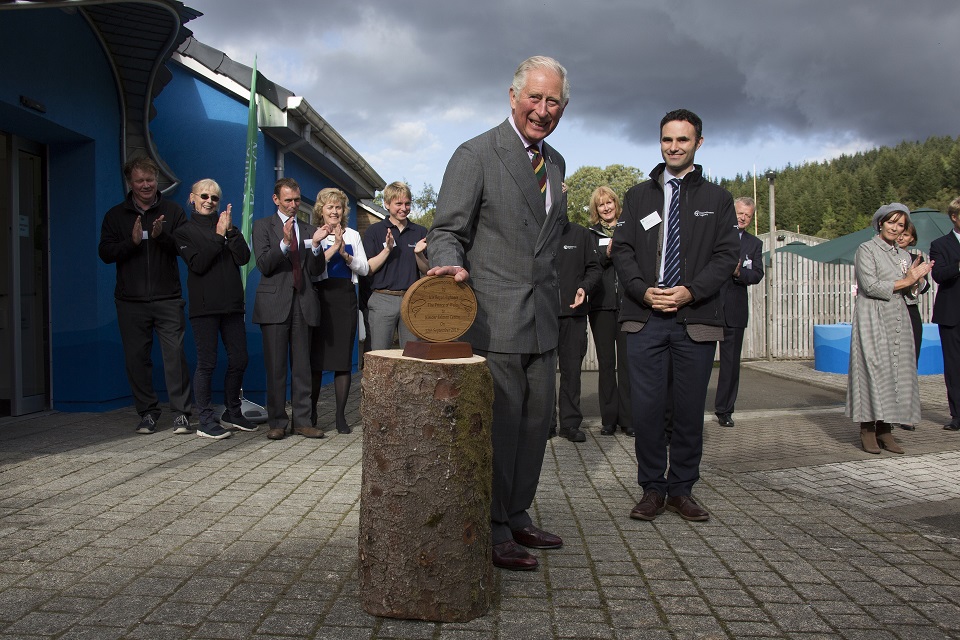 The Prince of Wales unveiling a plaque