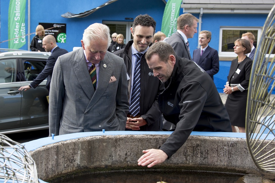 The Prince of Wales sees the adult pearl mussels