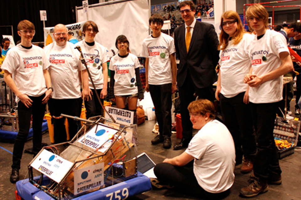 Deputy Consul General Nick Astbury with the students from his alma mater