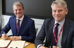 Defence Minister Stuart Andrew and Charles Woodburn, Chief Executive, BAE Systems.