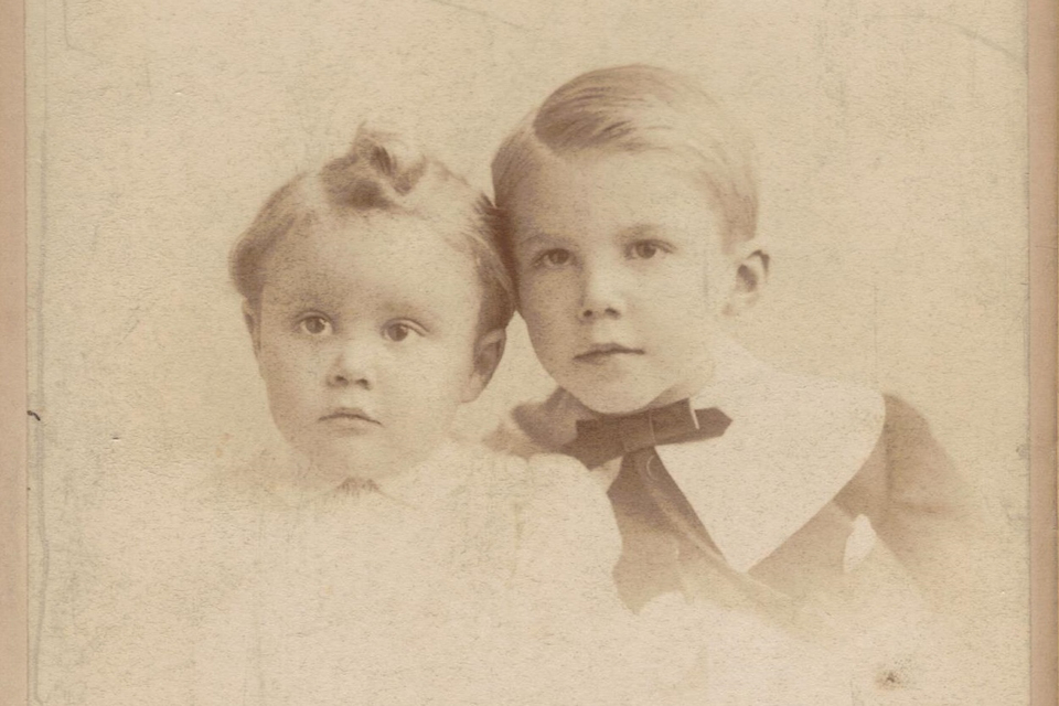Captain Eric Wilson Edwards (right) photographed with his younger brother, Lewis (Copyright Knowles-Brown family)