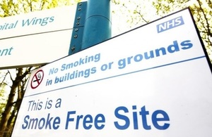 Smokefree NHS sign