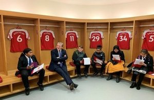 Education Secretary Damian Hinds with Sheffield Park Academy pupils at the Emirates Stadium