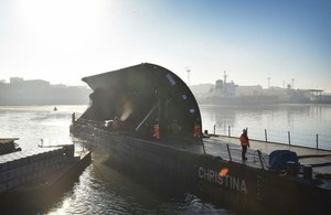 men working on Thames barrier