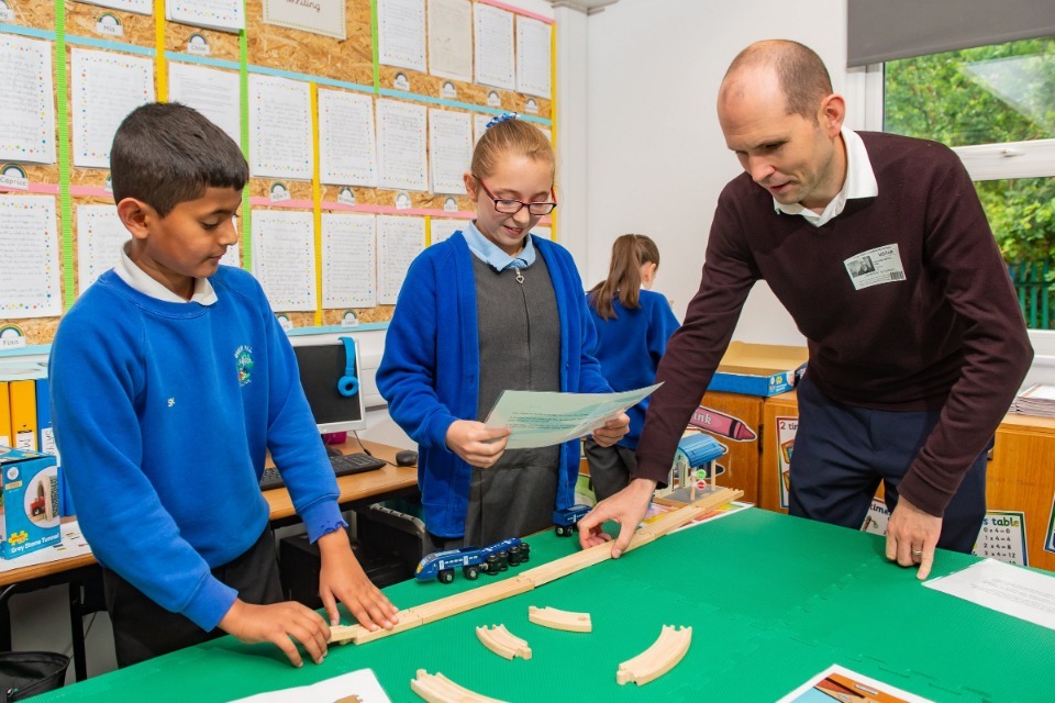 Nottinghamshire pupils inspired by HS2 design a railway for the future ...