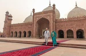 Duke and Duchess of Cambridge at the iconic Badshahi Mosque in Lahore