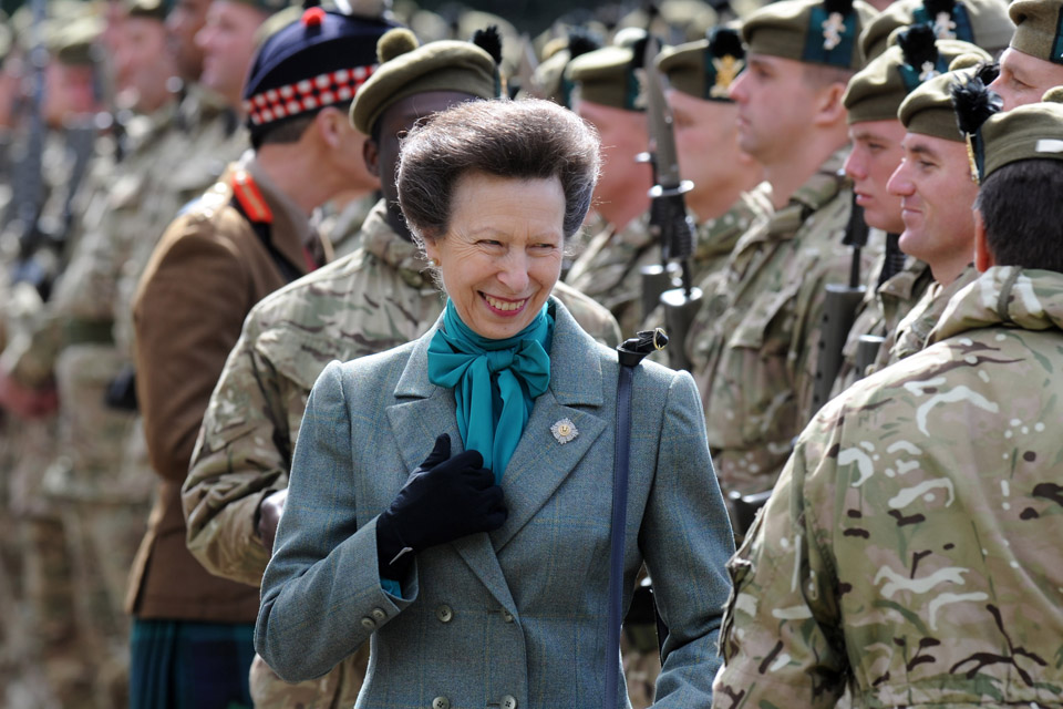 The Princess Royal meets soldiers