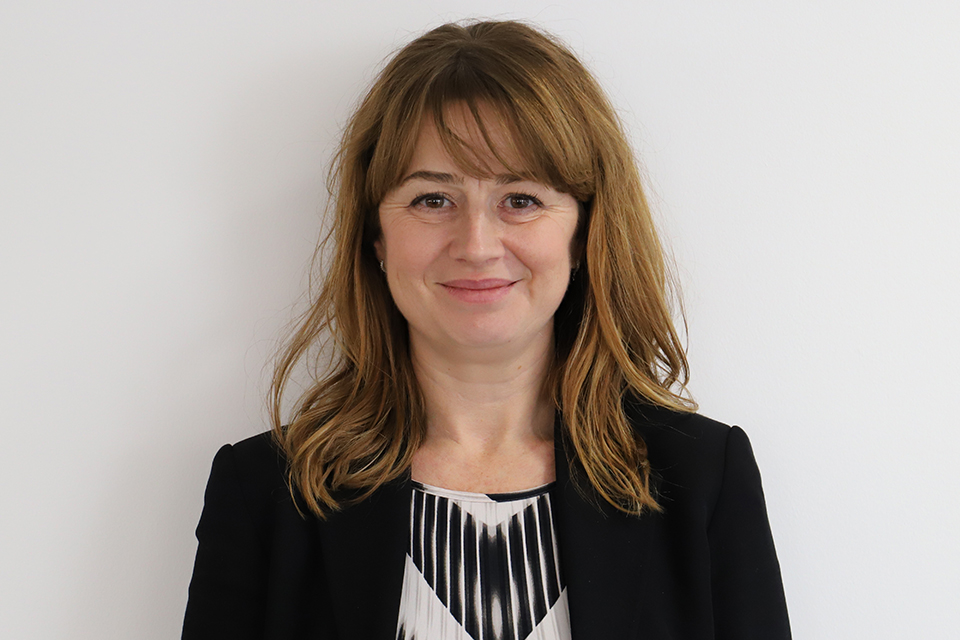 Headshot of Sophie White