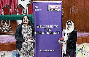 Aimen Anwaar Pannu and Syeda Darain ul Hibba from Faisalabad Medical University as the winner and runner-up respectively
