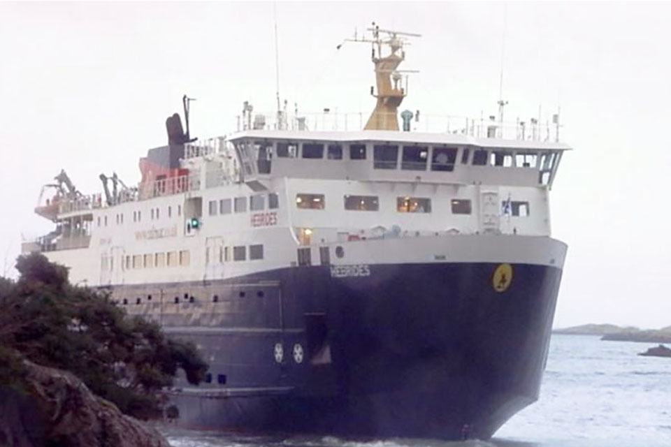 Photograph of Hebrides aground courtesy of Scottish TV News