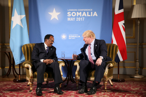 Somalian President speaking with Foreign Secretary Boris Johnson at the London Somalia Conference