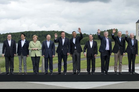 G8 leaders have family photo taken