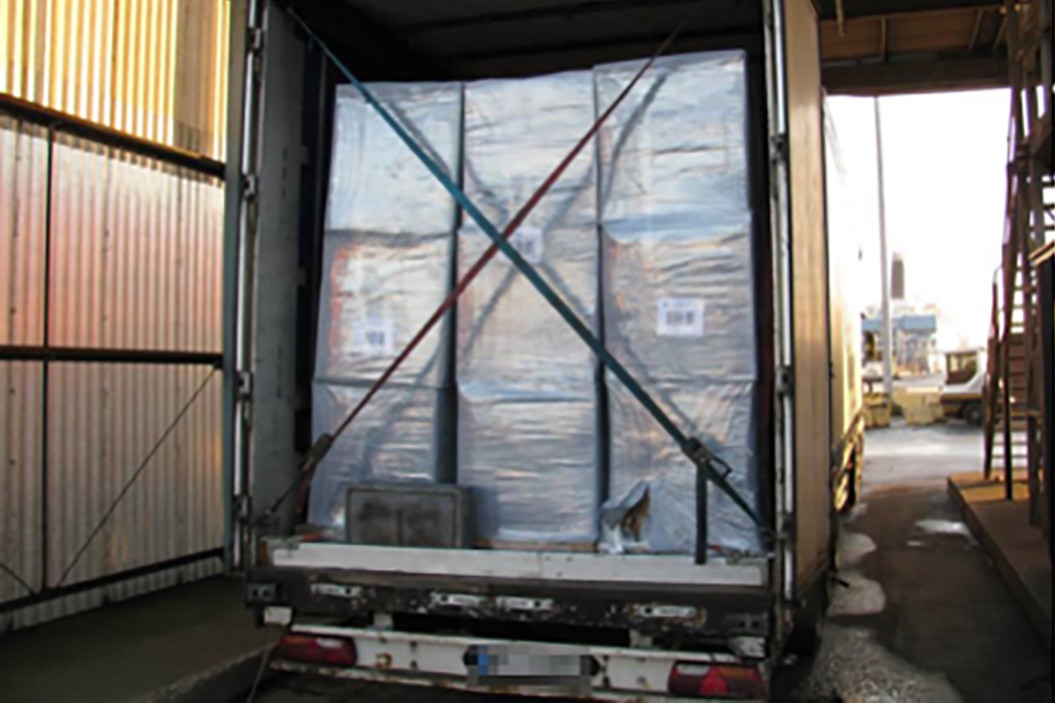 Border Force seize 22 tonnes of tobacco at Hull docks