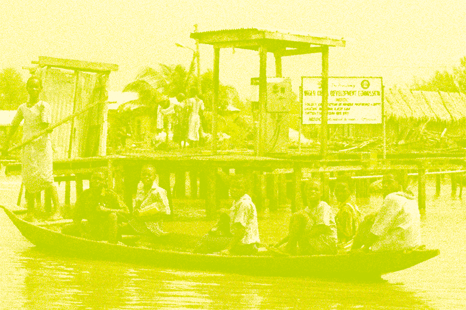 Niger kids on boat, Copyright Ed Kashi