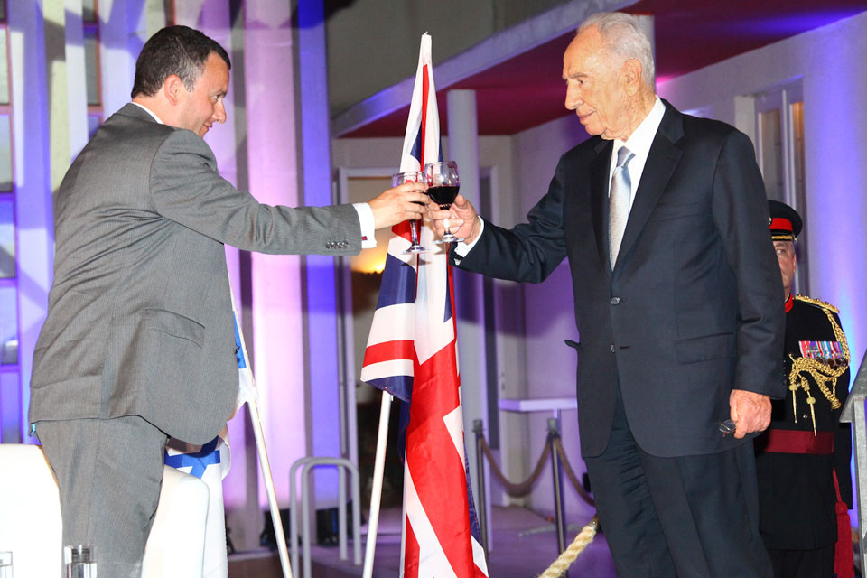 British Ambassador to Israel Matthew Gould and President of Israel Shimon Peres