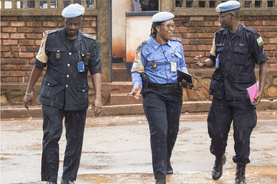MINUSCA Police Officers Visit Police Station in Bangui (UN Photo)