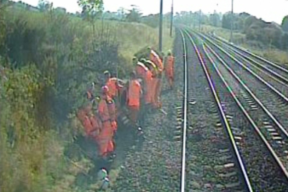 Report 08/2015: Near miss involving track workers near Hest Bank