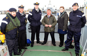 Armed Forces Minister Mark Francois with sailors on board HMS Scimitar [Picture: Corporal Scott Robertson RAF, Crown copyright]
