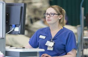 Nurse uses the hospital information system