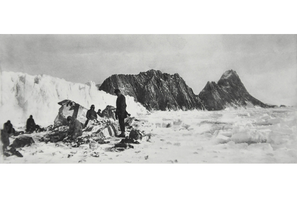 Shackleton's party on Elephant Island in 1916