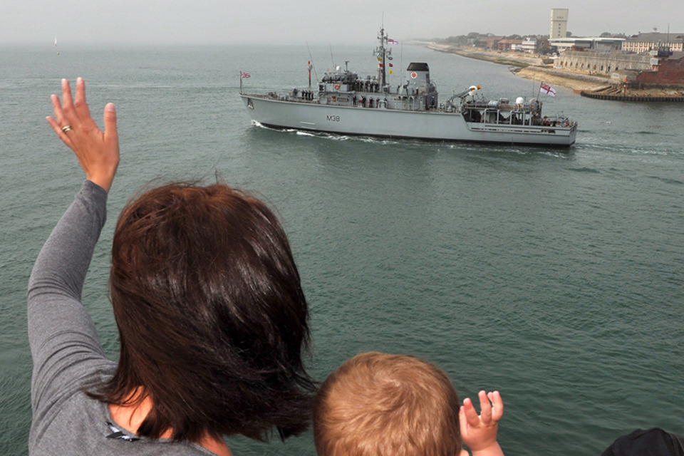 Navy minehunters sail for Gulf