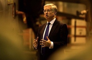 Michael Fallon thanks UK military personnel during a trip to RAF Akrotiri [Picture: Corporal Lee Goddard RAF, Crown copyright]