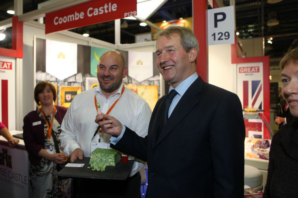 Owen Paterson promoting British food at World Food Moscow