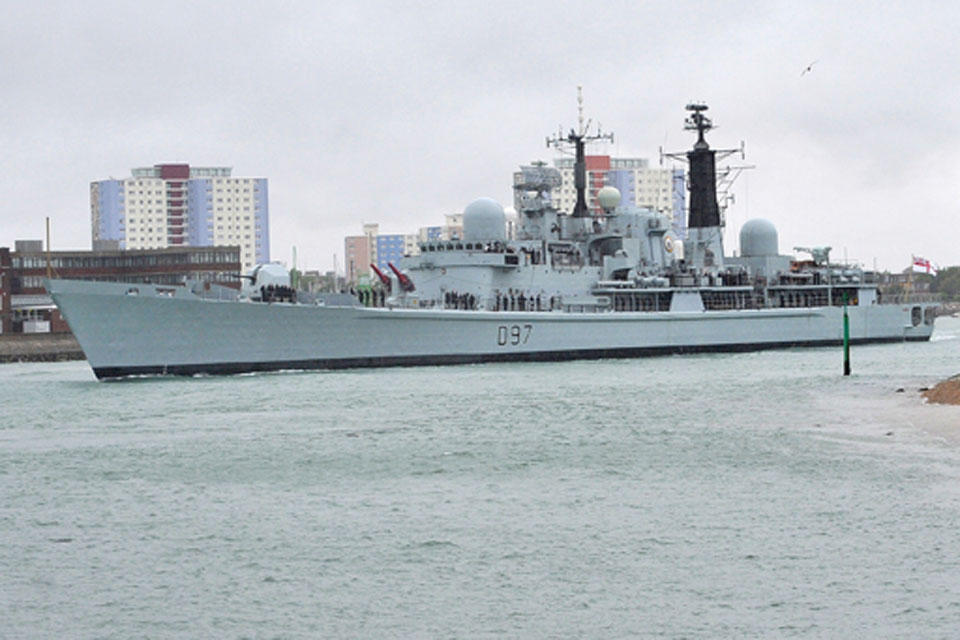 HMS Edinburgh passing the Round Tower on her departure from Portsmouth