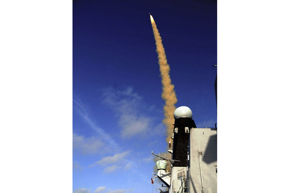 HMS Daring fires Sea Viper for first time