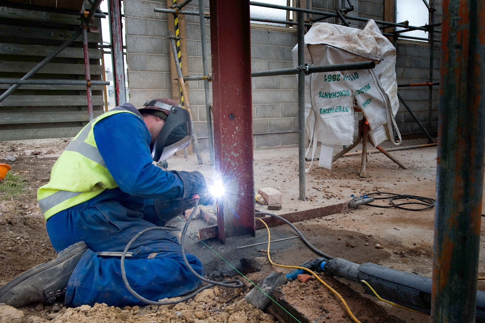 Contractor working on the MOD estate (stock image)