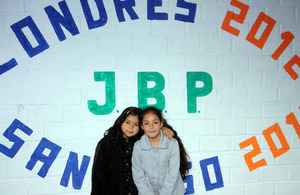 Girls of Juan Bautista Pastene School.