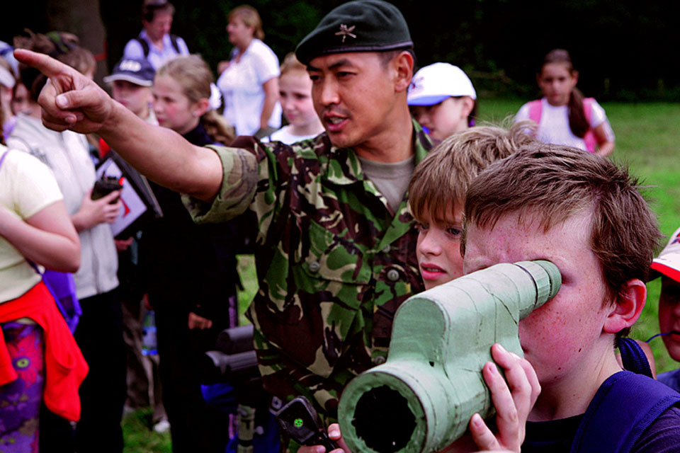 Plans to encourage troops to become teachers