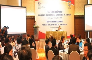 UK experience in regulatory reform to improve transparency and accountability in government agencies are shared at a workshop held in Hanoi on 1 December 2015.