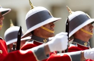 The Second Battalion, Princess Patricia's Canadian Light Infantry took over the Queen's Guard at Buckingham Palace. Crown Copyright.